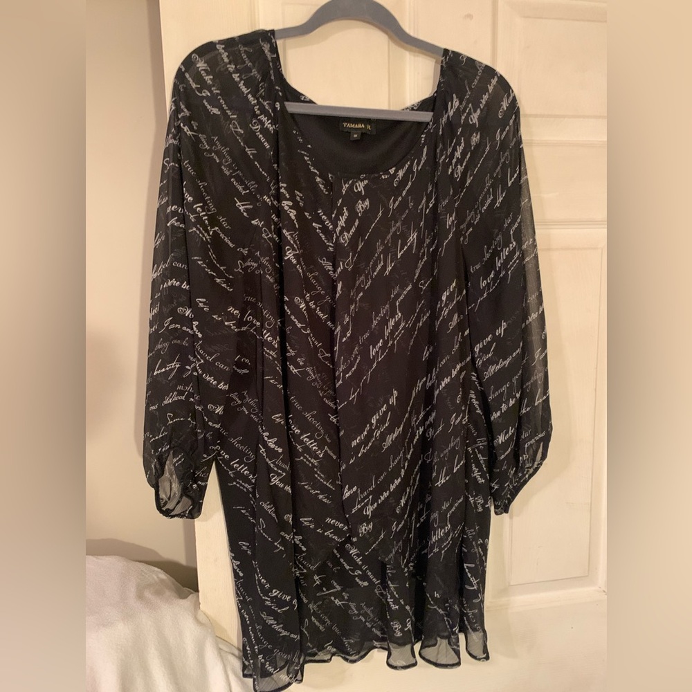 Black and White 3/4 Sleeve Boxy Tunic Blouse